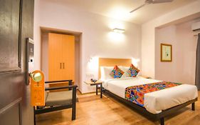 Via Heera Holiday Inn - Nr Eden Garden Stadium