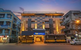 Via Heera Holiday Inn - Nr Eden Garden Stadium